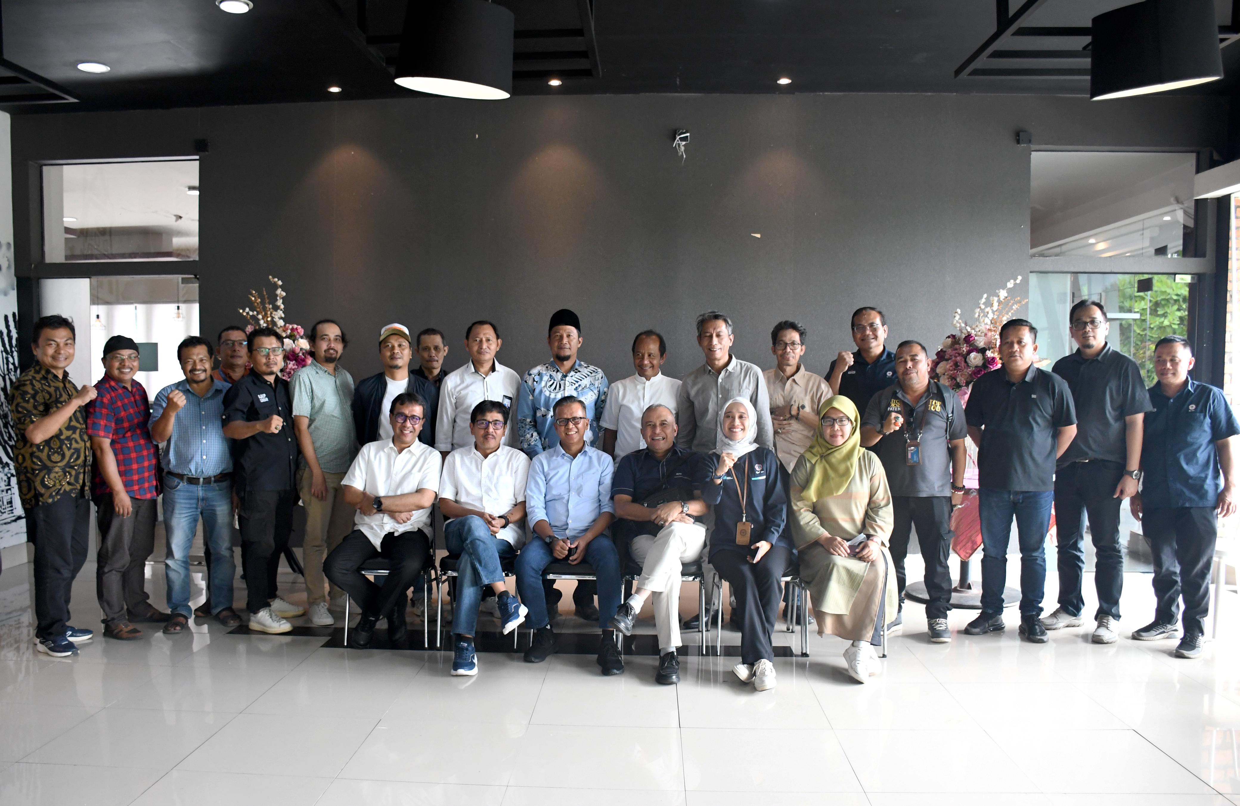 Manajemen PT Semen Padang menggelar silaturahmi dengan sejumlah pimpinan media di Sumatera Barat (Sumbar), di Padang, Rabu (10/1/2024). 